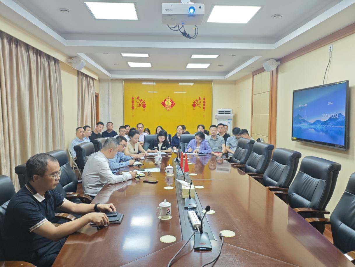 图：现场.png